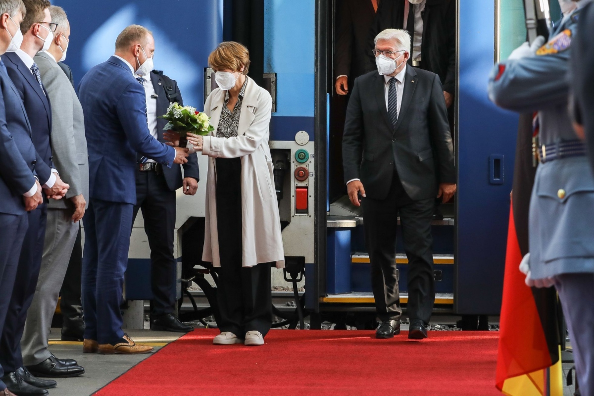 Tổng thống Đức bắt đầu chuyến thăm lịch sử đến Séc bằng tàu hỏa